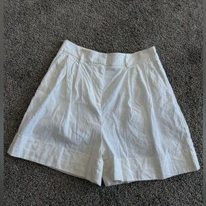 Women’s Size 6 Diane Von Furstenberg White Shorts